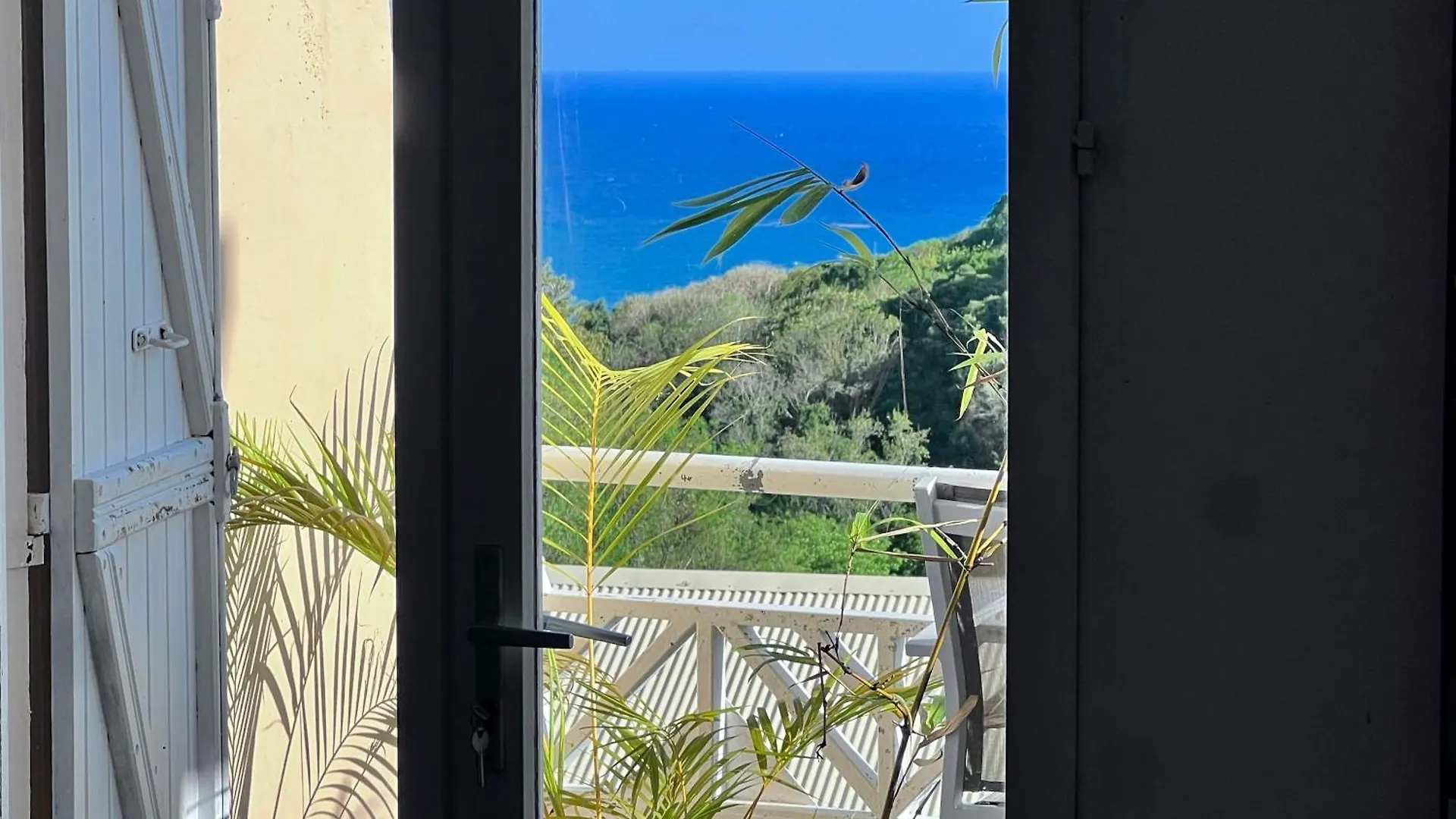 Апартаменты Lounge Relax 2 Bedroom Sea View Appart Ле-Гозье