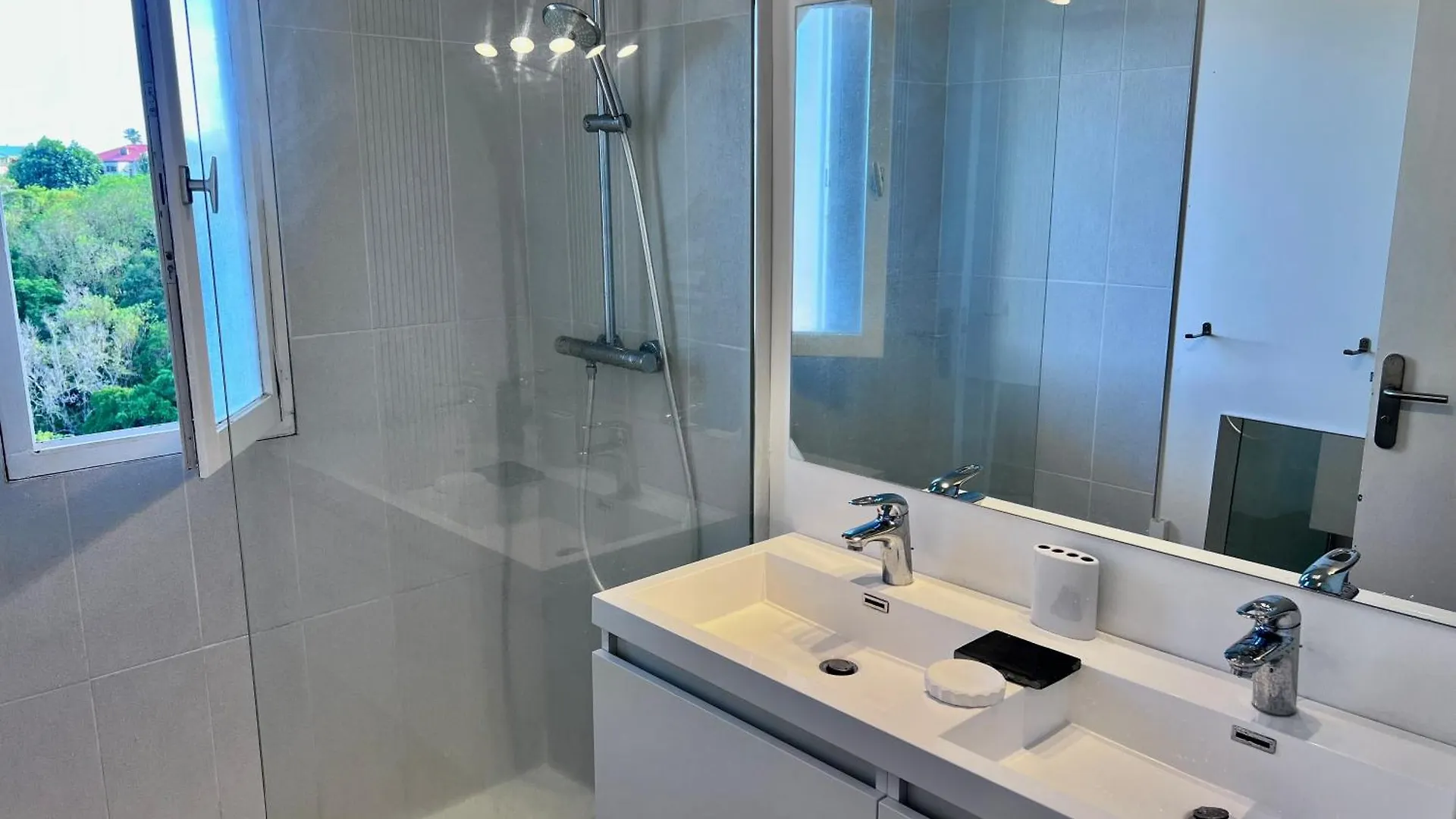 Lounge Relax 2 Bedroom Sea View Appart Ле-Гозье Апартаменты